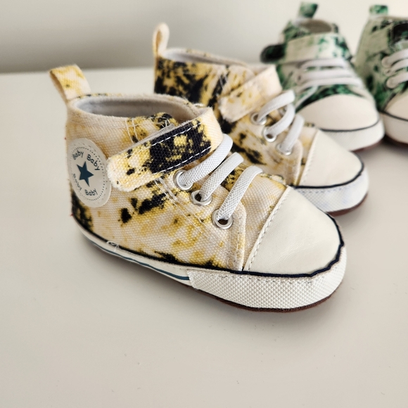 Two pairs of Gap Crib shoes - Picture 2 of 4